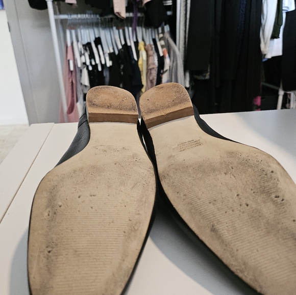 Coach and Four black loafers size 9. - Picture 4 of 4